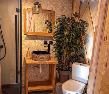 Andrychow House | Aloha Glamp - Okrągłe domki - Las i rzeka - Balia - Sauna - Góry