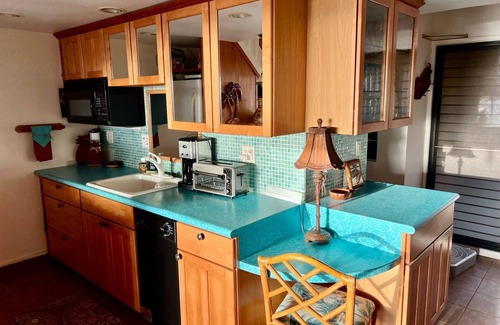 Maunaloa Resort | Aloha! Hawaii. Walk to the beach