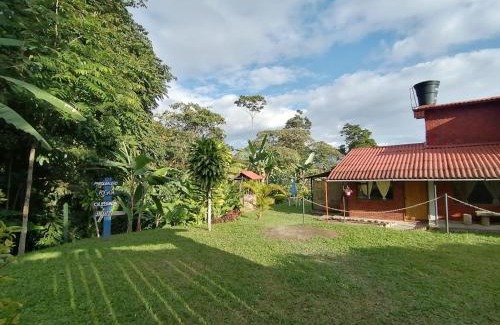 Tena House | Alojamiento Campestre con jacuzzi y quebrada