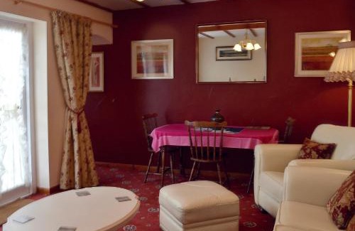 Burgh le Marsh House | Alpine Lodge
