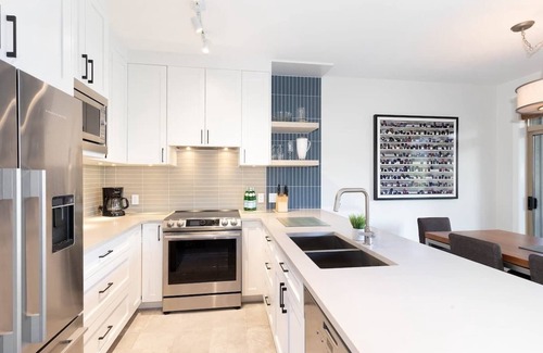 Nordic Estates House | Alpine townhouse w/ski access & deck