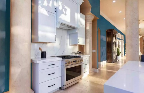 Vista Villa | AltaVista 8br Spacious, Private, Built to Delight!