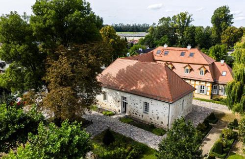 Gross Beuchow House | Alte Kirche im Schloss Beuchow