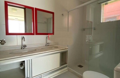 Sao Vicente de Paula House | Aluguel de Suítes por Temporada em Frente à Praia do Foguete em Cabo Frio