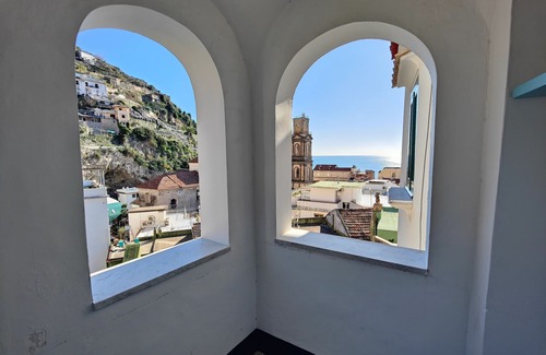 Minori Apartment | Amalfi coast Casabluette is a panoramic, quiet and delicate Mediterranean house