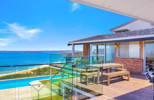 Killcare Heights House | Amazing 180 Degree Views by HolidayCo.