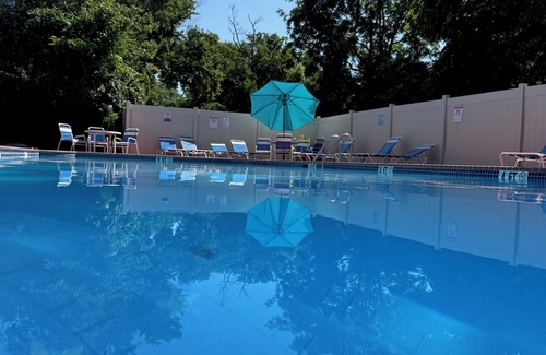 Elkins Park Apartment | Amazing 2BR 2B Condo Monthly Discount