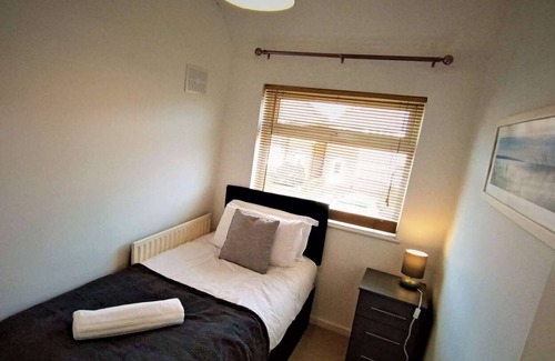 Bloxwich Other | Amazing 3 Bedroom House near Birmingham Airport