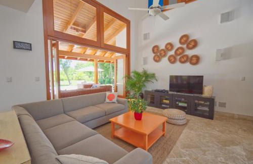 Punta Cana Villa | Amazing 4-bedroom tropical villa with private pool and golf course view at luxury resort