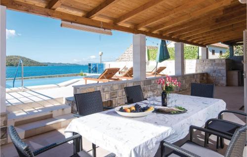 Dubrava Apartment | Amazing Apartment In Luka Dubrava With Wifi