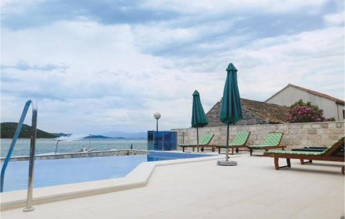 Dubrava Apartment | Amazing Apartment In Luka Dubrava With Wifi