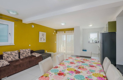 Salatic Apartment | Amazing apartment in Salatici with WiFi