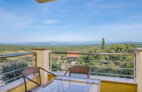 Salatic Apartment | Amazing apartment in Salatici with WiFi