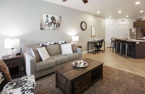 Draper Apartment | Amazing Apartment With a Hot Tub!