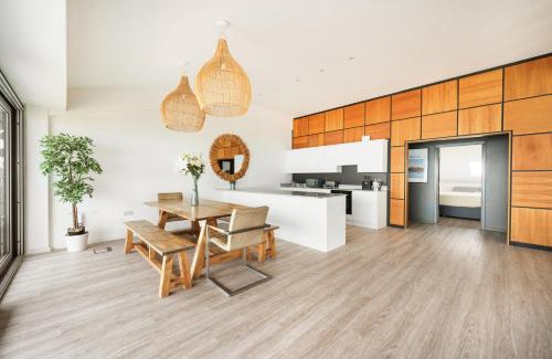 Lancing Apartment | Amazing beach apartment