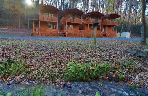 Helen House | Amazing Cabin fireplace and stream #11