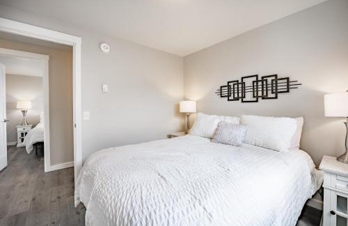 Birch Bay Apartment | Amazing Condo with King Bed & Hot Tub 101