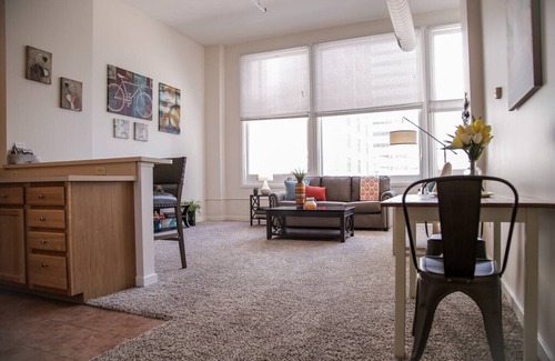Mile Square Apartment | Amazing Downtown 1br Apt at the Historic Block
