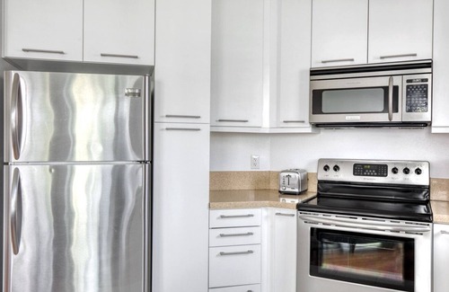 Little Tokyo Apartment | Amazing Downtown 1BR w/ Gym & W/D, next to Broad Museum, by Blueground (LAX 537)