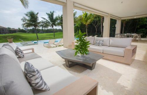 Punta Cana Villa | Amazing golf villa at luxury resort in Punta Cana, includes staff, golf carts and bikes
