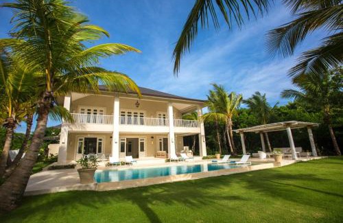 Punta Cana Villa | Amazing golf villa at luxury resort in Punta Cana, includes staff, golf carts and bikes