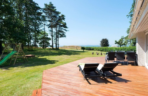 Øer Strand House | Amazing home in Ebeltoft with sauna