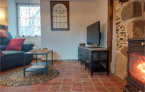Neuilly-le-Vendin House | Amazing Home In Neuilly Le Vendin