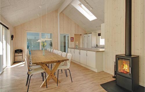 Fjellerup Strand House | Amazing Home In Glesborg With Sauna