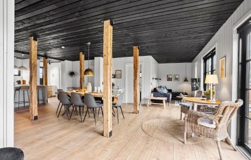 Ristinge House | Amazing Home In Humble With Jacuzzi - G11301