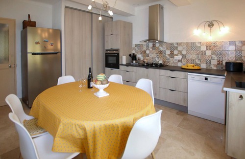 Lagnes House | Amazing home in Lagnes