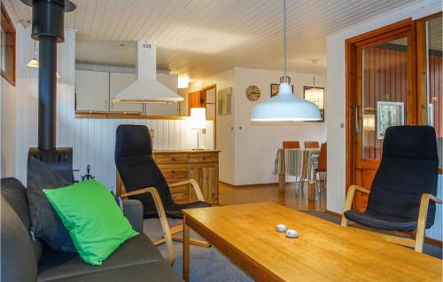 Dueodde House | Amazing Home In Nexø With Wifi