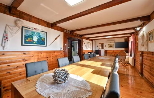 Lobor House | Amazing Home In Petrova Gora With Sauna