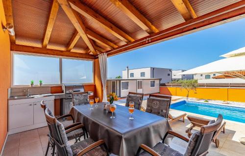 Skatari House | Amazing Home In Pula With Kitchen