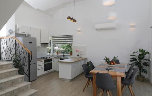 Supetar House | Amazing Home In Supetar