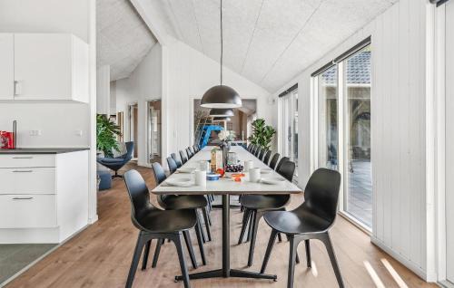 Mommark Strand House | Amazing Home In Sydals With Sauna