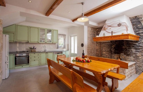 Vela Luka House | Amazing home in Tri Luke