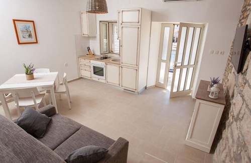 Vela Luka House | Amazing home in Tri Luke