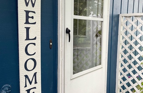 Forestville House | Amazing lake view and peaceful cottage with kayaks