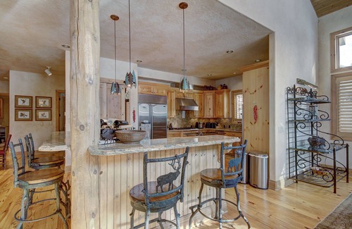 Christie Heights House | Amazing Mountain Home! XMAS 3 Night AVAIL Excellent Location. Early checkin.