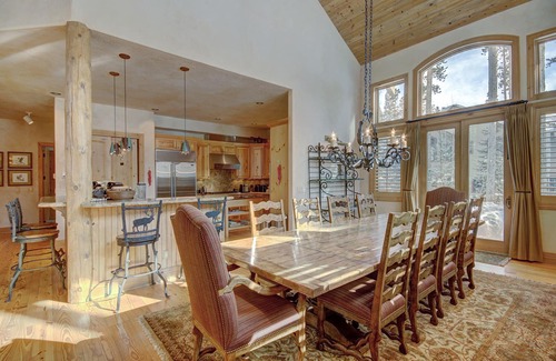 Christie Heights House | Amazing Mountain Home! XMAS 3 Night AVAIL Excellent Location. Early checkin.