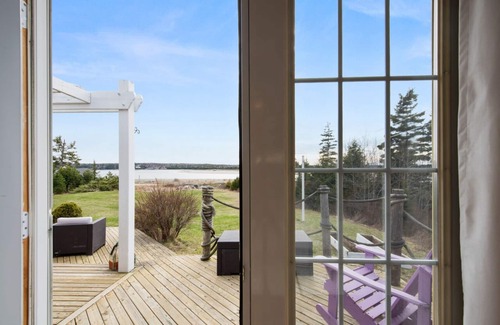 Lawrencetown House | Amazing Oceanfront Home near Lawrencetown Beach