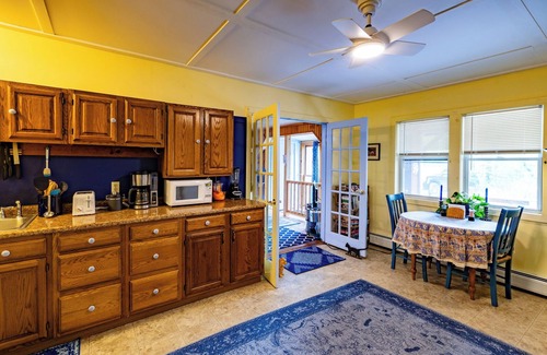 Shelburne Falls Bed & Breakfast | Amazing People & Pet-Welcoming Country Haven