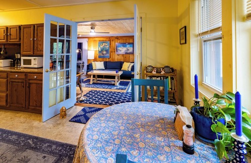 Shelburne Falls Bed & Breakfast | Amazing People & Pet-Welcoming Country Haven