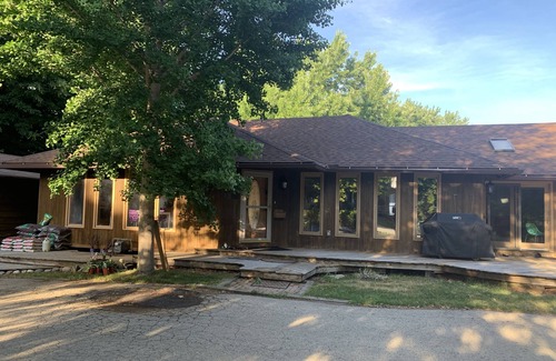 Lake Mills Apartment | AMAZING! Private Suite w Separate Entrance+Parking - 2-3 min walk to the Lake