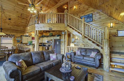 Sevierville Cabin | AMAZING RATES AND VIEWS! FIREPIT! VERY CLEAN! 350 FIVE STAR REVIEWS!