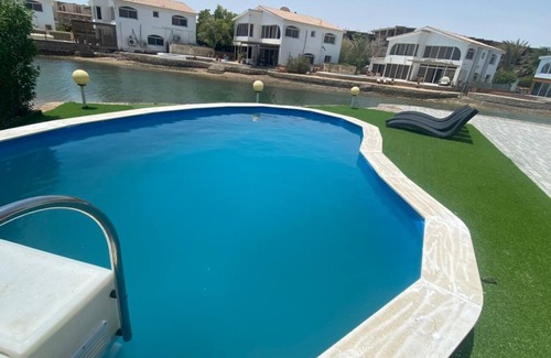 Al Mamsha El Seyahi Villa | Amazing seafront villa with private beach