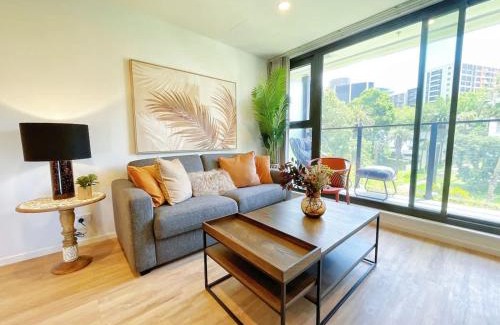 Newton Apartment | Amazing SkyTower & Park View - Parkside Living with AC