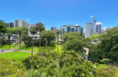 Newton Apartment | Amazing SkyTower & Park View - Parkside Living with AC