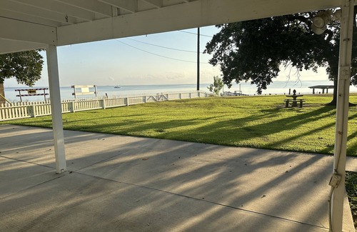 Bacliff House | Amazing sunsets! 6 person hot tub & private 270’ lighted fishing pier!