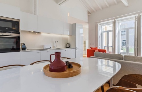 Santa Engracia Apartment | Amazing Terrace River View Apartment by LovelyStay